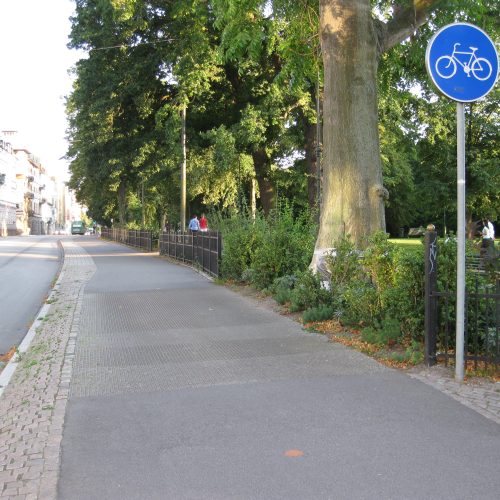 Rotbrygga, bok, Malmö, Kungsparken, gång och cykelbana